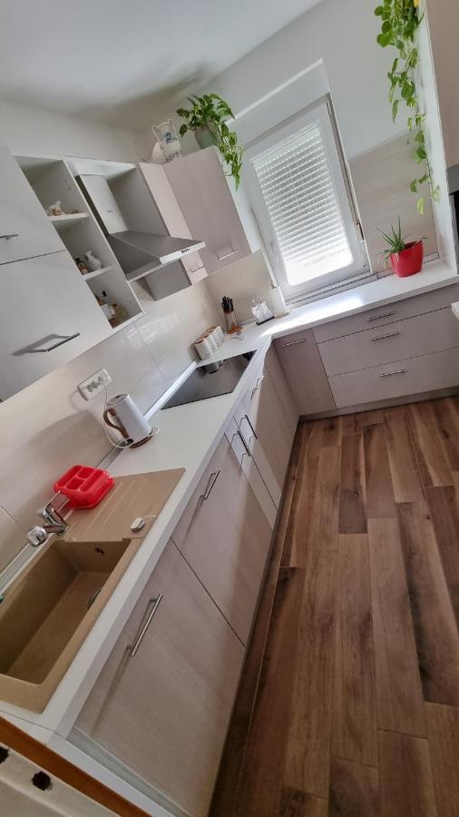 Apartman Ori Umag Eksteriør billede